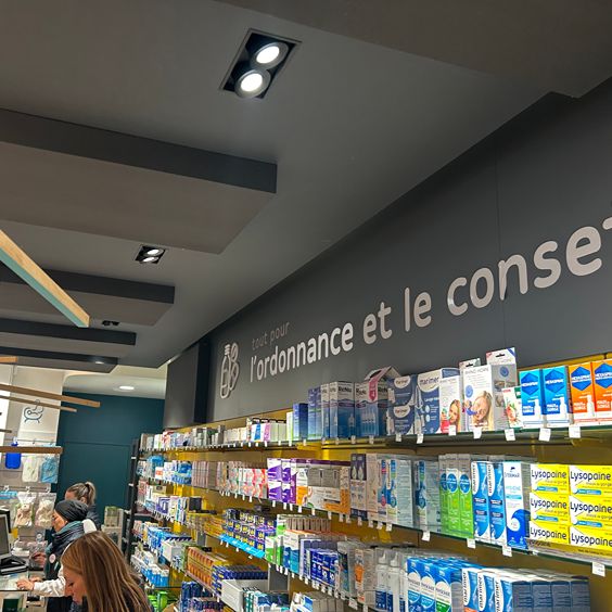 éclairage de pharmacie