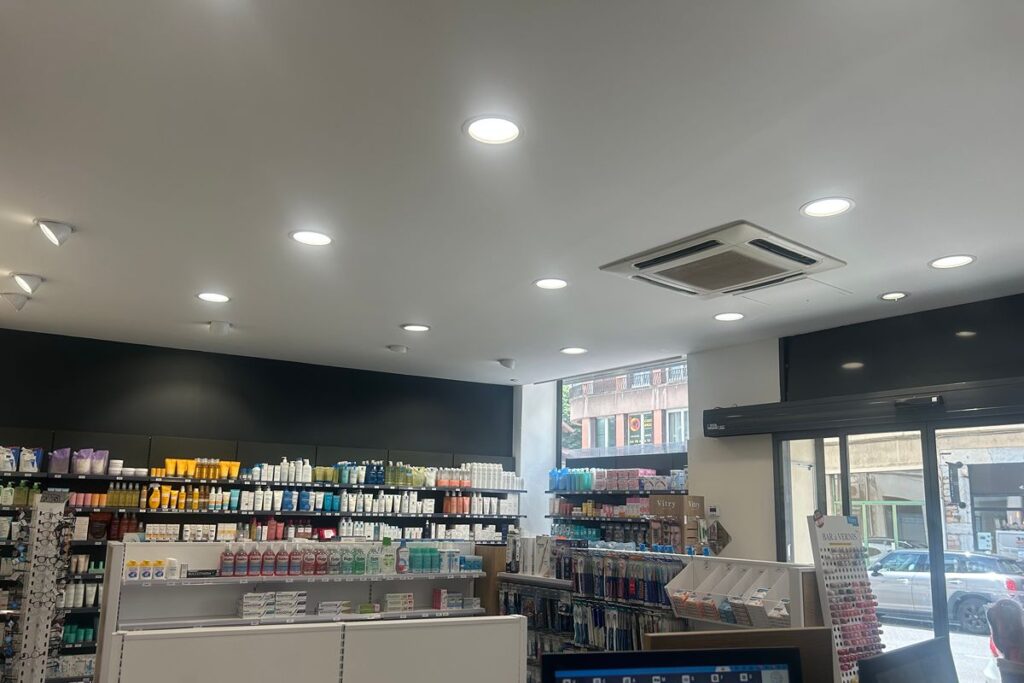 éclairage de pharmacie