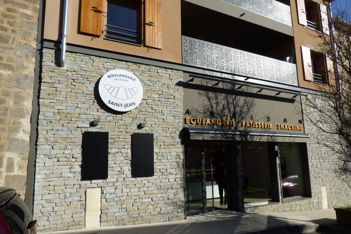 Devanture-boulangerie-saint-jean