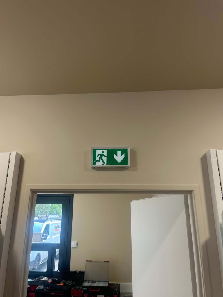 Éclairage Sortie de secours - Pharmacie du Parc de Champagne